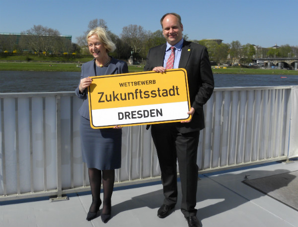 Bundesforschungsministerin Joana Wanka und Wirtschaftsbürgermeister Dirk Hilbert, Foto: Landeshauptstadt Dresden